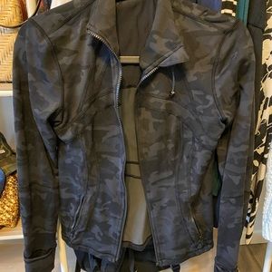 Lululemon jacket Dark Camo size 8